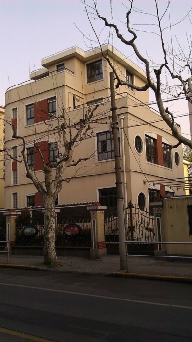 There's a good amount of well-preserved Art Deco in Shanghai; French Concession, April 2012